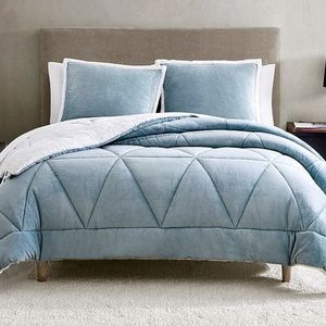 UGG Queen/Full Comforter set